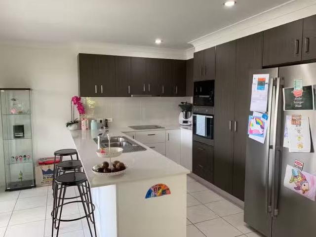 For Rent! 9 Wimmera Crescent, UPPER COOMERA, QLD 4209 House.