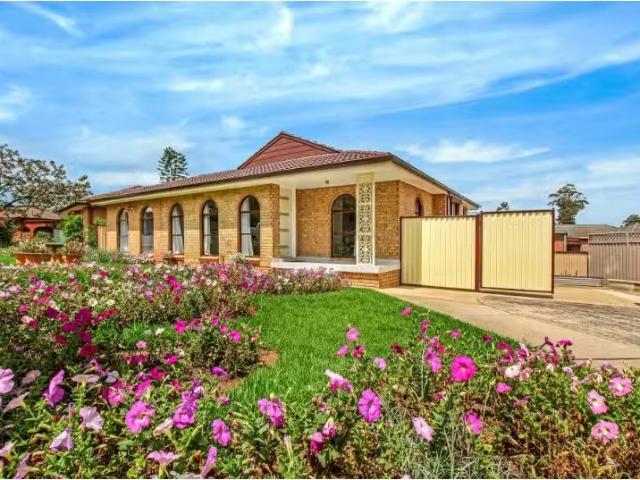 Cheap 9 Tobruk Place, BOSSLEY PARK House for rent Listed by S.