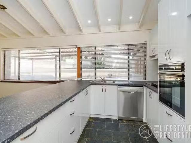 Deal! 9 Valkyrie Place, Two Rocks, WA 6037
