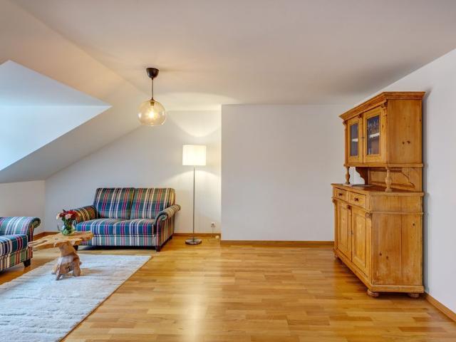 Nicely furnished attic apartment in Ludwigsvorstadt