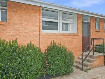 Nicely Renovated 2 Bedroom Unit in Quiet Cooma North Complex