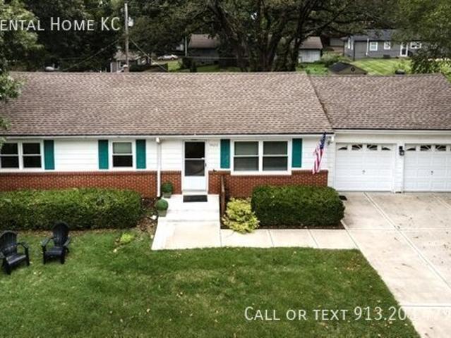 Nicely updated 3 bedroom / 2 bath Ranch w/Double Garage #9420