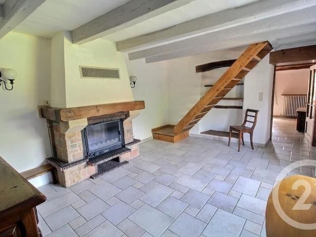 Nichée au cœur d'un hameau recherché de Cranves Sales, cette. 192m² Cranves Sales
