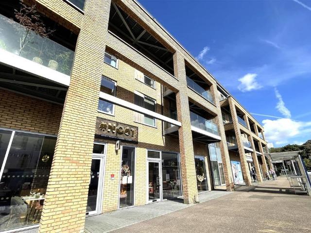 Nicholas Hammond Close, Ashford. 1 bed apartment to rent £1,050 pcm £242 pw