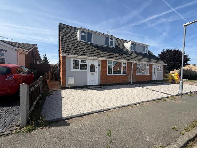 Nicholl Road, Basildon 2 bed chalet to rent £1,850 pcm £427 pw