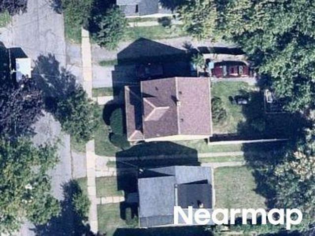 Nichols St