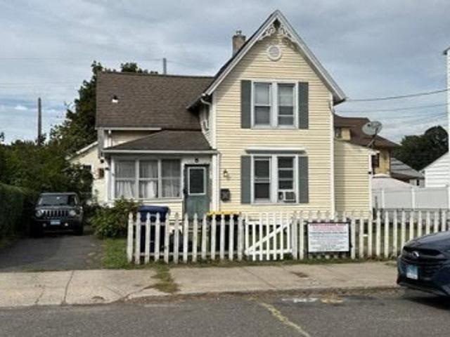 Nichols St