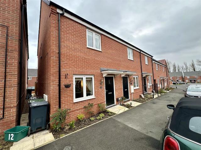 Nicholson Close, Redhill NG5, 2 bed end terrace house to rent, £1,050 pcm | PrimeLocation