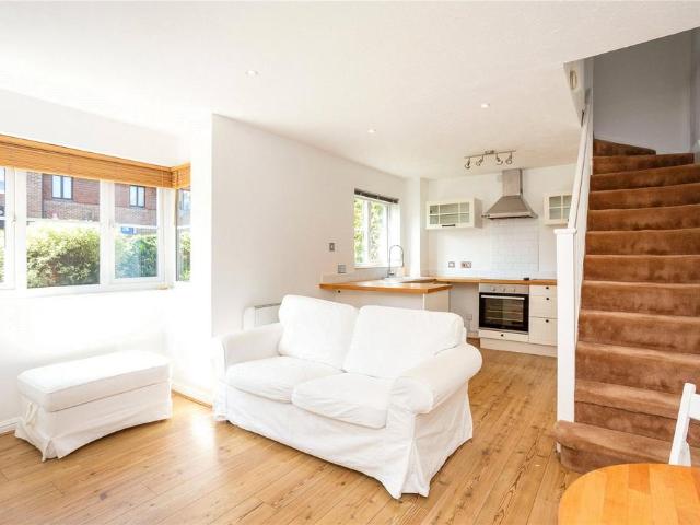 Nicholson Mews, Nicholson Walk. 1 bed end of terrace house to rent £2,000 pcm £462 pw