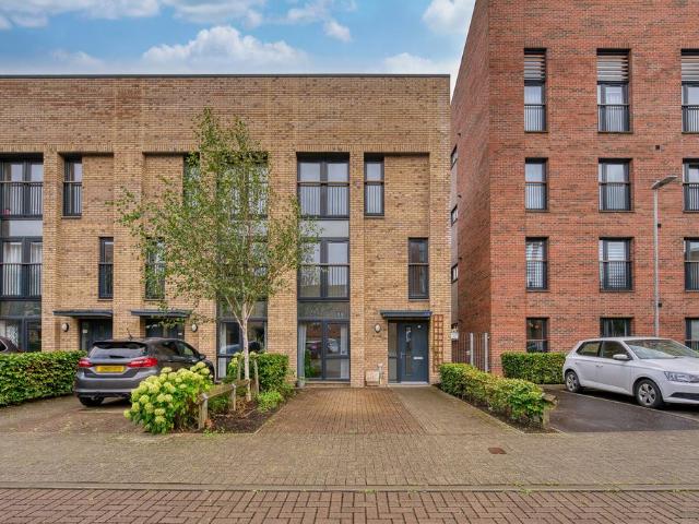Nicholson Street, Laurieston, Glasgow. 4 bed terraced house to rent £1,850 pcm £427 pw