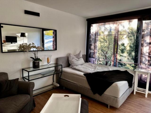 Nicht ein WG Flughafen Fuhlsbüttel möbliertes Apartment / Wohnung ab November