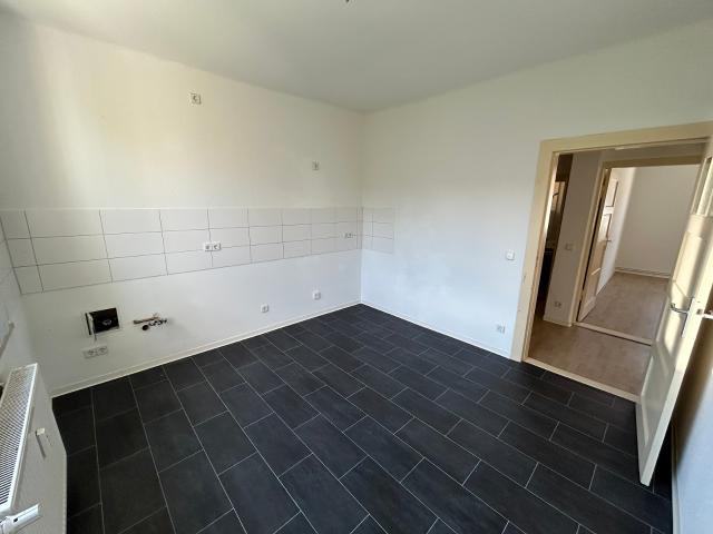 Nicht lang überlegen! Geräumige 2 Zimmer Wohnung mit Balkon!