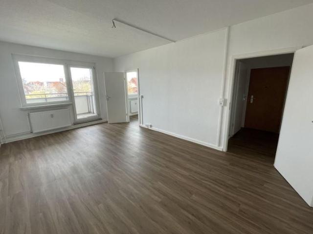 Nicht lange überlegen! Neu sanierte 1 Zimmer Wohnung mit Balkon!