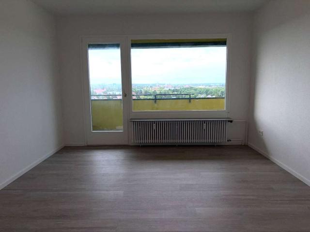 Nichts für schwache Nerven Pärchen Apartment im 13. OG mit Balkon und Aufzug!