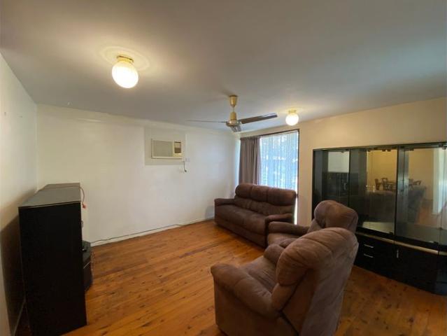 NICLEY RENOVATED 3 BEDROOM HOME WITH MODERN KITCHEN & TIMBER FLOORS! FURNISHED
