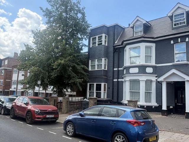 Nicoll Road, Harlesden, NW10 1 bed flat to rent £1,746 pcm £403 pw