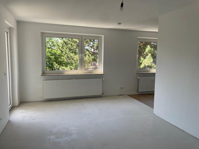Niddastr. 5, 3 3 Modernisierte 2 Zimmer Wohnung mit Loggia! WBS notwendig!