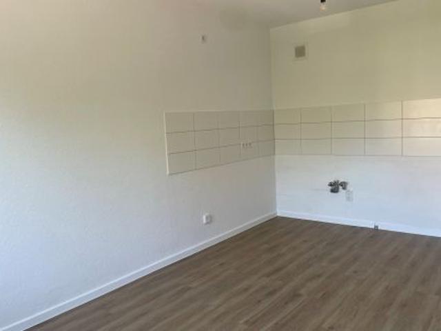 Niddastr. 1, 2 5 Erstbezug nach Modernisierung! 2 Zimmer Wohnung mit Loggia. WBS notwendig!