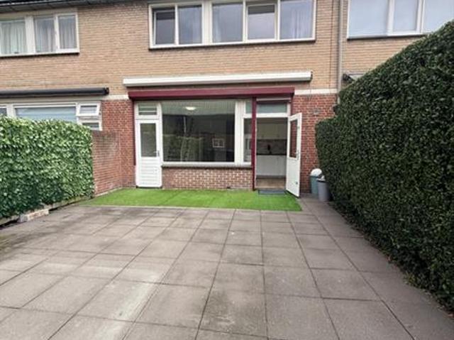 NIET TOEGESTAAN OM MET VRIENDENGROEPEN OF MEERDERE