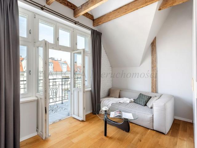 Nietuzinkowe, wysoki sufit, duży balkon, klima Poznań, Wilda
