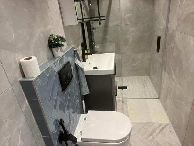 Nieuw Gebouwde Studio te Huur–Volledig Uitgerust
