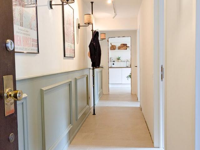 Nieuw gerenoveerd, lichtrijk appartement in hartje Roeselare