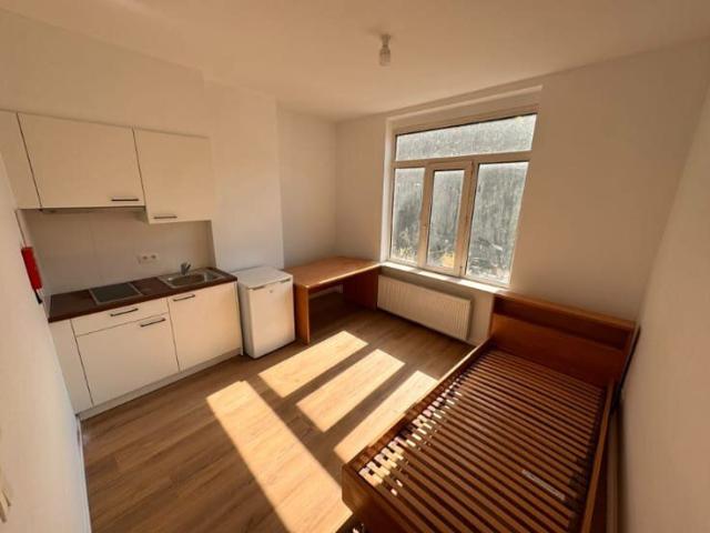 NIEUW Gerenoveerde STUDENTEN kamers GEEN DOMICIL.