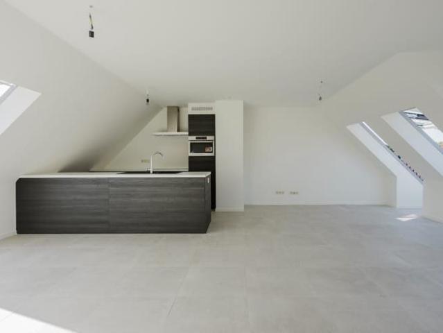 Nieuw & lichtrijk appartement