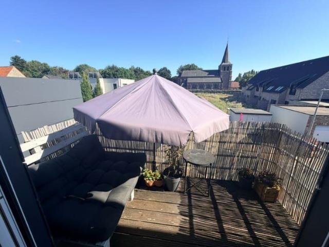 NIEUW Ruim 2 slaapkamerappartement met zonnig ter.