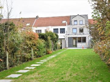 NIEUWBOUWWONING IN RUSTIGE STRAAT