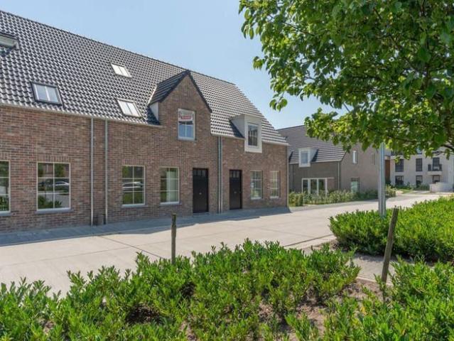Nieuwbouwwoning met o.a. 3 slaapkamers, zolder en tuin