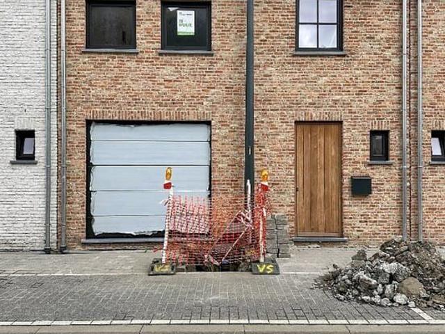 Nieuwbouwwoning met 3 slaapkamers en garage in Zande