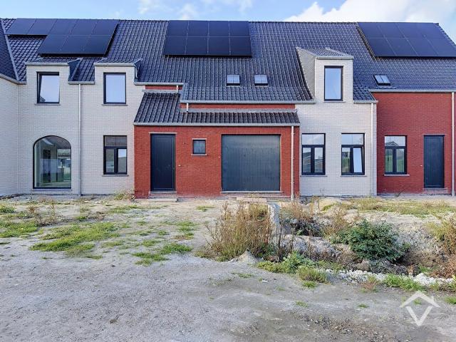 Nieuwbouwwoning met 3 slaapkamers en garage te Westkerke