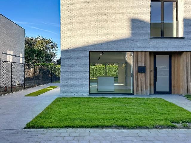 Nieuwbouwwoning met 3 slaapkamers in centrum Koekelare