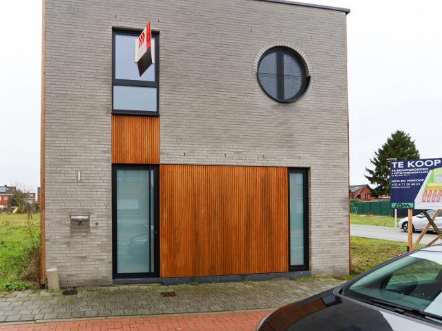 Nieuwbouwwoning met 3 slpk en parking