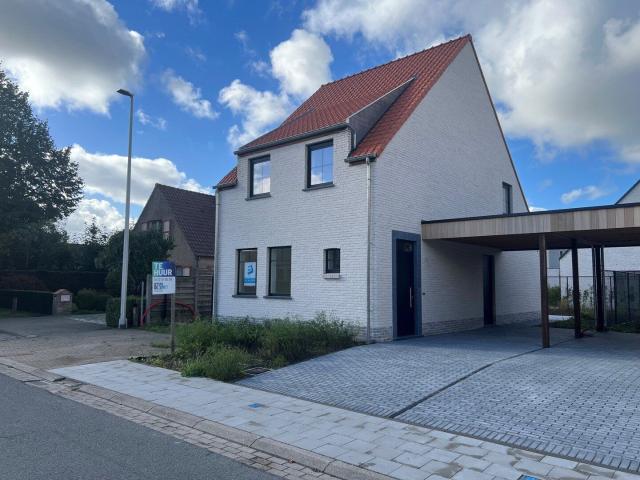 Nieuwbouwwoning met 3 slpks en zuid gerichte tuin in het.