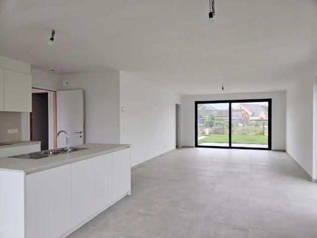 Nieuwbouwwoning met 4 slaapkamers in Dessel!
