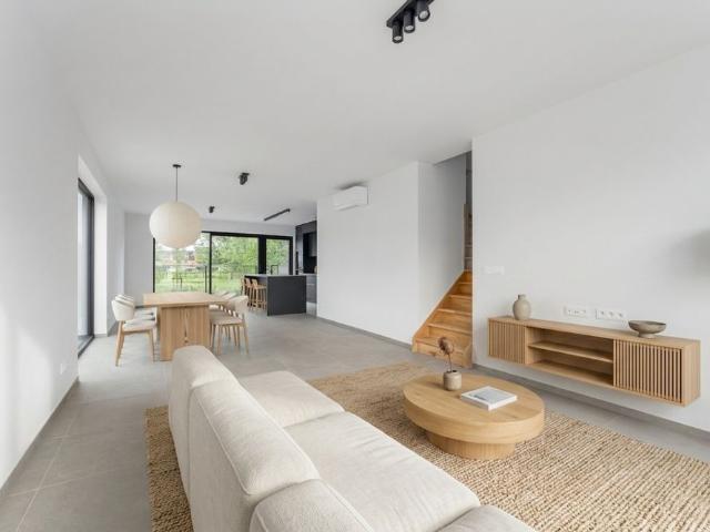 Nieuwbouwwoning met 4 slaapkamers te huur in Wichelen