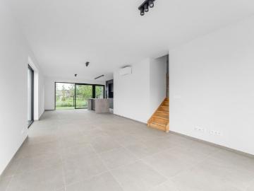 Nieuwbouwwoning met 4 slaapkamers te huur in Wichelen