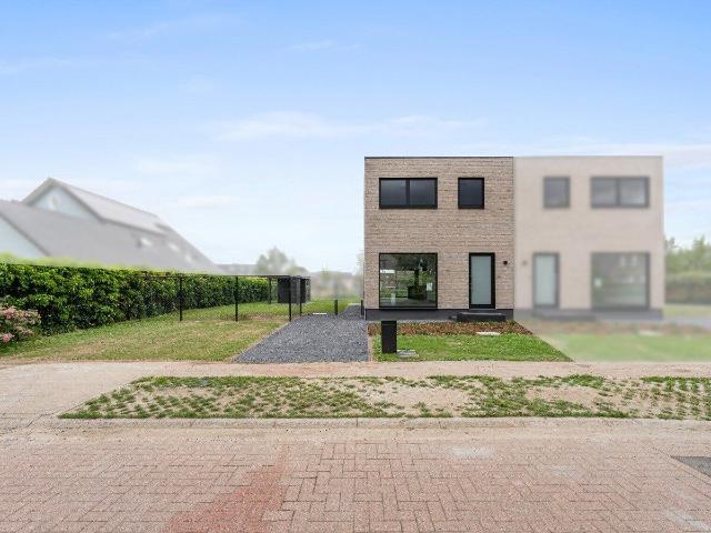 Nieuwbouwwoning met 4 slaapkamers te huur in Wichelen