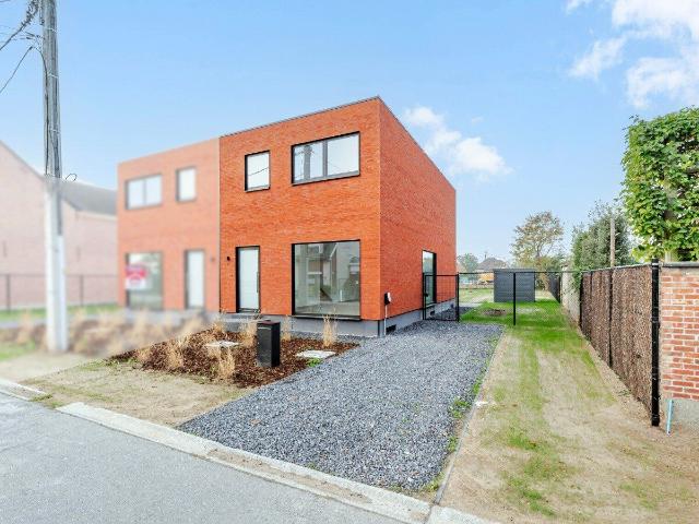 Nieuwbouwwoning met 4 slaapkamers te huur in Malderen