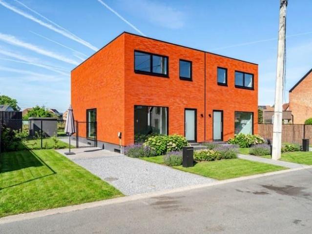 Nieuwbouwwoning met 4 slaapkamers te huur in Malderen