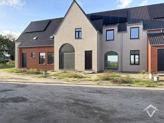 Nieuwbouwwoning met 4 slaapkamers te Westkerke