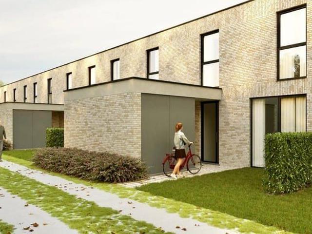 Nieuwbouwwoning met 4 slp, tuin en autostaanplaats in het.