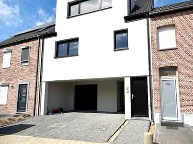 Nieuwbouw appartement met ruim terras