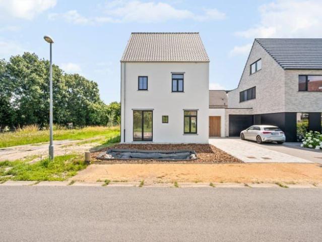 Nieuwbouw BEN woning met 4 slpks en inpandige garage te Hoo