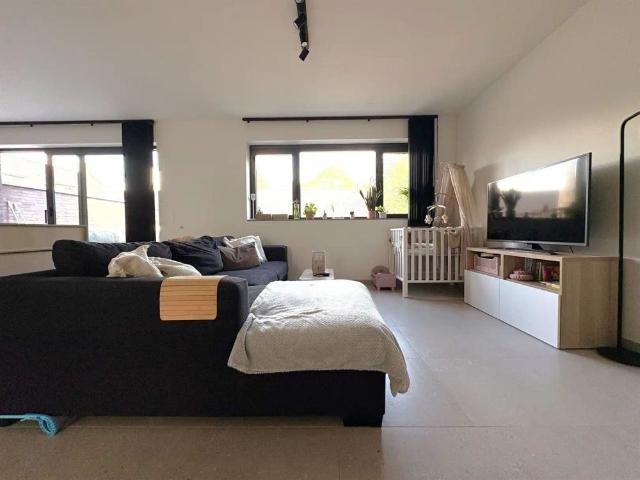 Nieuwbouw duplex appartement met groot terras, autostaanplaats en fietsenstalplaats