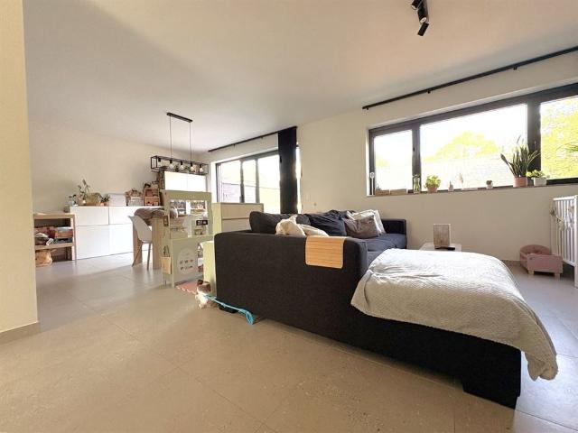 Nieuwbouw duplex appartement met groot terras, autostaanplaats en fietsenstalplaats