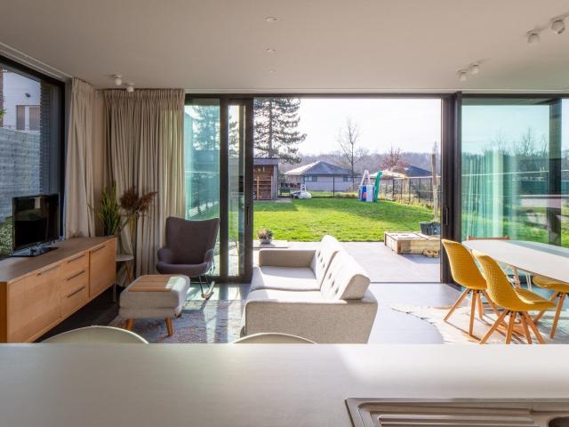 Nieuwbouw duplexappartement met tuin op strategische locatie