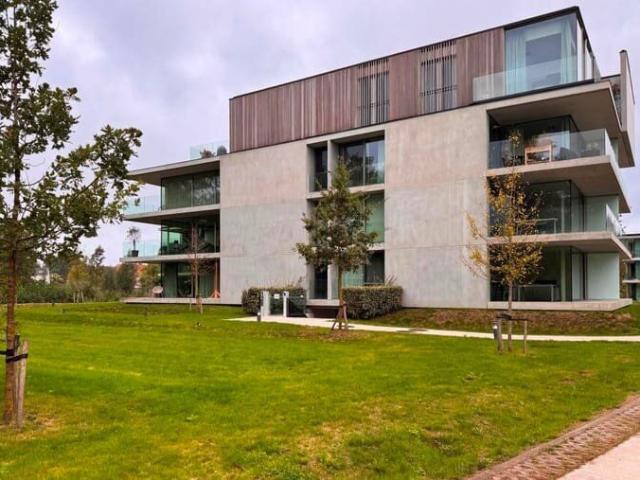 Nieuwbouw hoekappartement in residentiëel gebouw